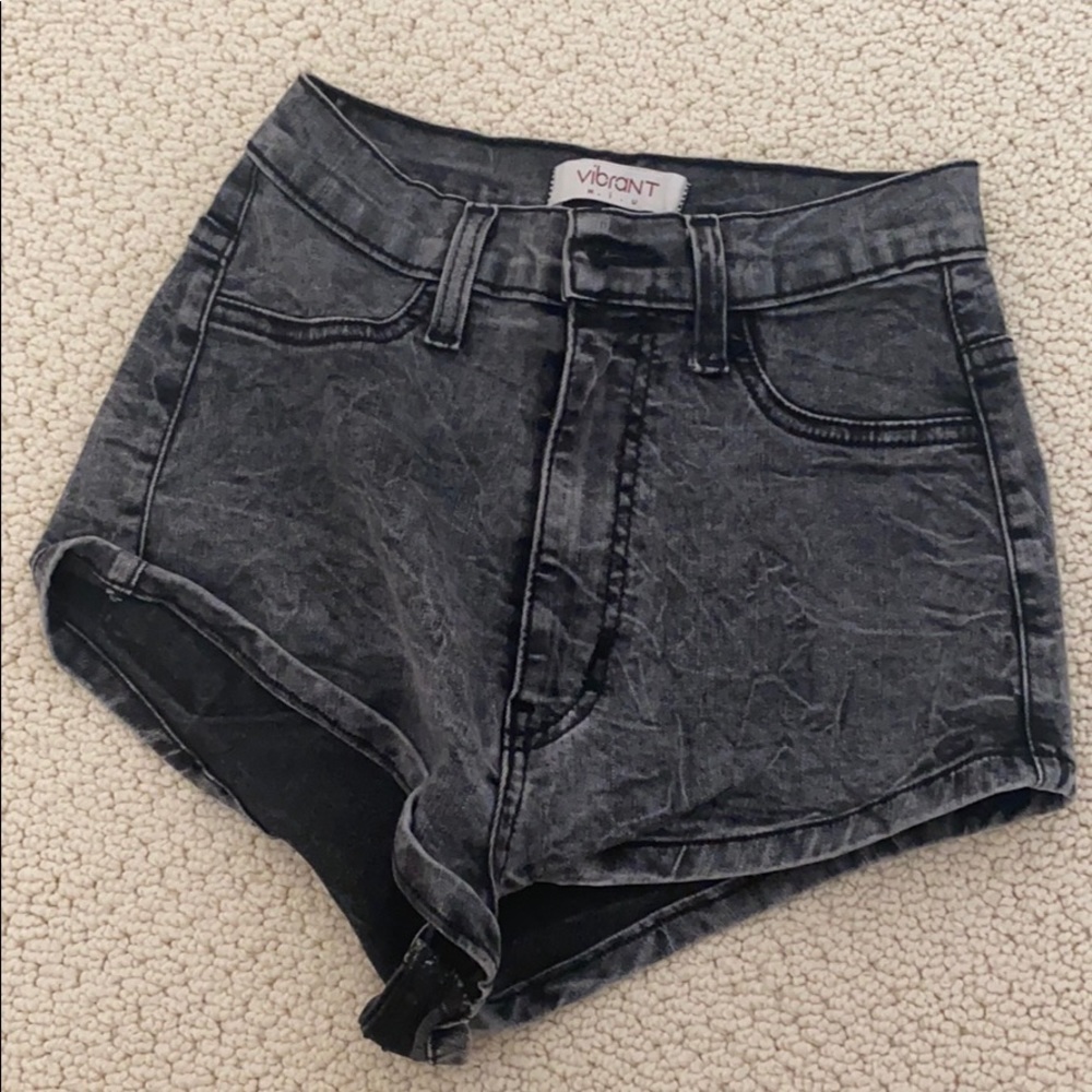 High waisted booty distressed shorts - S